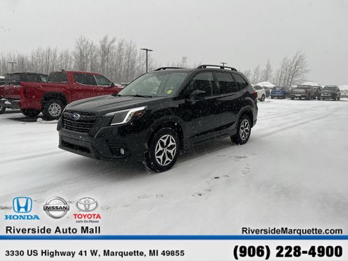 Used 2023 Subaru Forester Premium AWD/4WD image 3