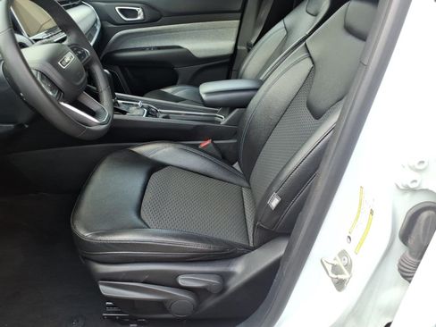 Used 2024 Jeep Compass Latitude AWD/4WD image 11