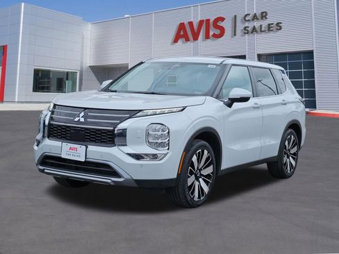 Used 2025 Mitsubishi Outlander SE AWD/4WD image 1