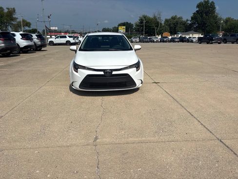 Used 2024 Toyota Corolla LE FWD image 8