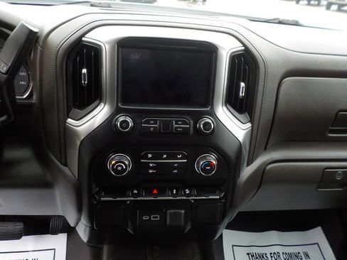 Used 2020 Chevrolet Silverado 1500 LT image 17