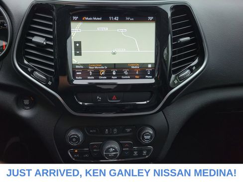 Used 2019 Jeep Cherokee Limited AWD/4WD image 10