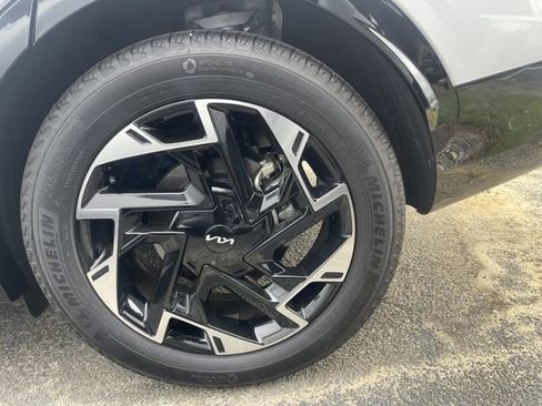 Used 2025 Kia Sportage SX FWD image 8