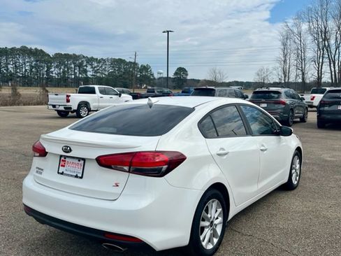Used 2017 Kia Forte S image 4