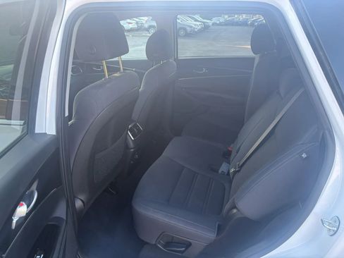Used 2020 Kia Sorento FWD V6 image 5