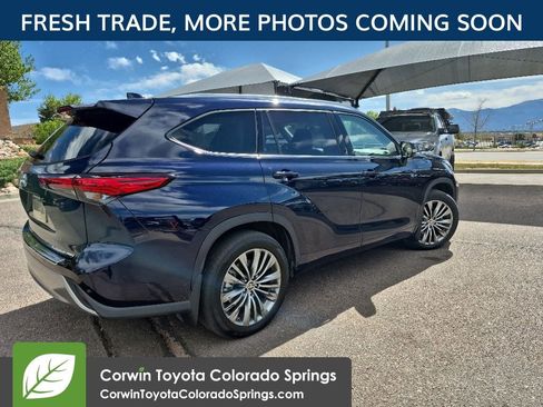 Used 2020 Toyota Highlander Platinum AWD/4WD image 6