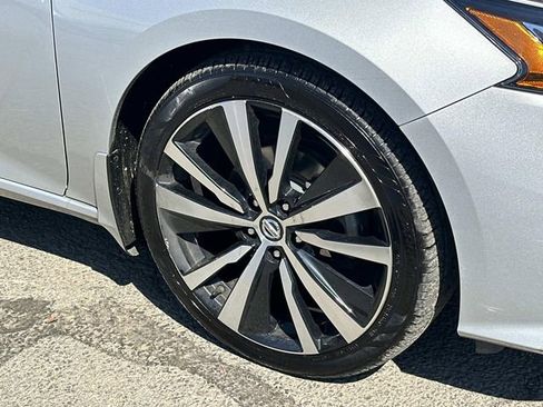 Used 2019 Nissan Altima 2.5 SR w/ SR Premium Package image 7