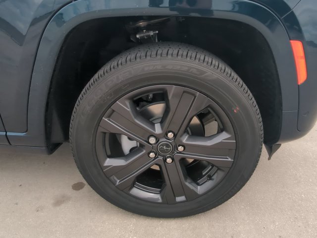 New 2027 Jeep Grand Cherokee Limited AWD/4WD image 11