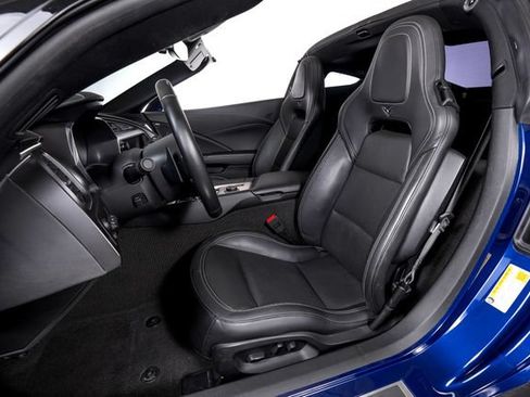 Used 2019 Chevrolet Corvette Stingray Coupe RWD image 18