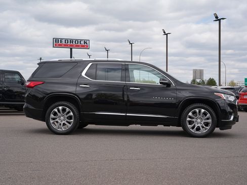 Used 2019 Chevrolet Traverse Premier w/ LPO, Floor Liner Package AWD/4WD image 2