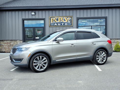 Used 2016 Lincoln MKX Reserve w/ Luxury Package AWD/4WD image 4