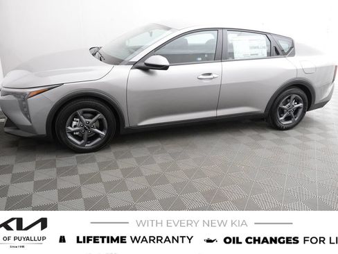 New 2026 Kia K4 FWD image 8