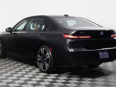 Certified 2024 BMW i7 xDrive60 w/ Executive Package AWD/4WD image 6