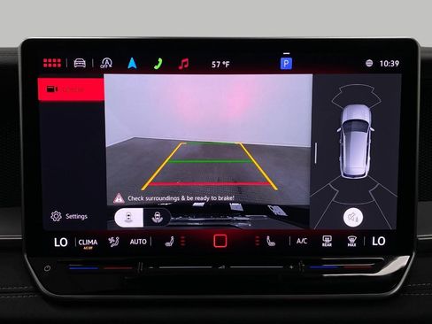 New 2025 Volkswagen Tiguan SE image 23