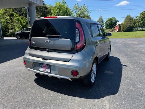 Used 2018 Kia Soul + FWD image 12