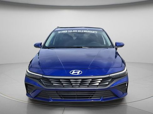 Used 2025 Hyundai Elantra SE FWD image 5