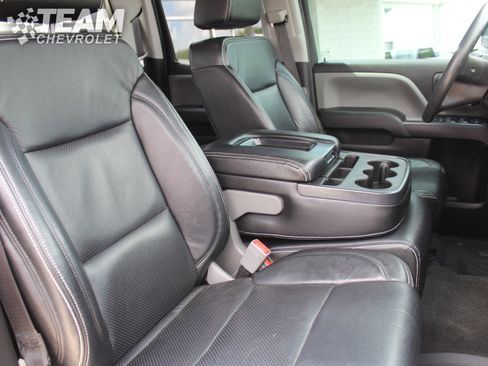 Used 2018 Chevrolet Silverado 1500 Custom w/ Custom Convenience Package AWD/4WD image 27