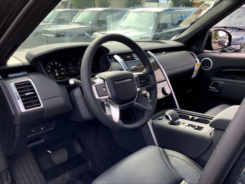 New 2025 Land Rover Discovery S AWD/4WD image 3