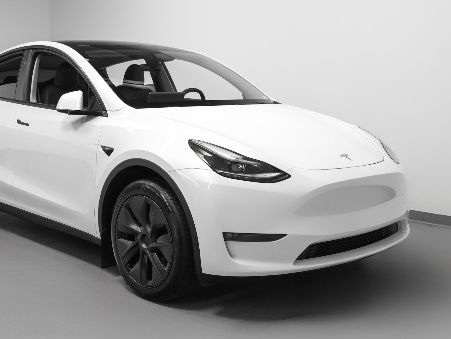 Used 2024 Tesla Model Y Long Range AWD/4WD image 9
