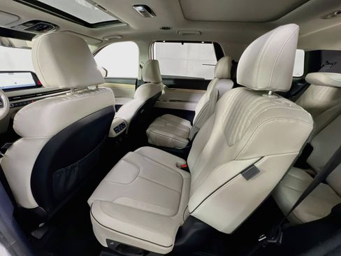 Used 2023 Hyundai Palisade Limited AWD/4WD image 25