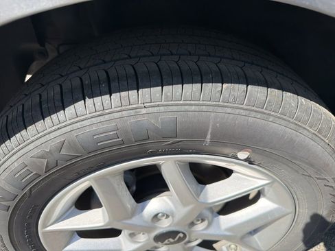 Used 2025 Kia Soul LX w/ LX Technology Package image 12