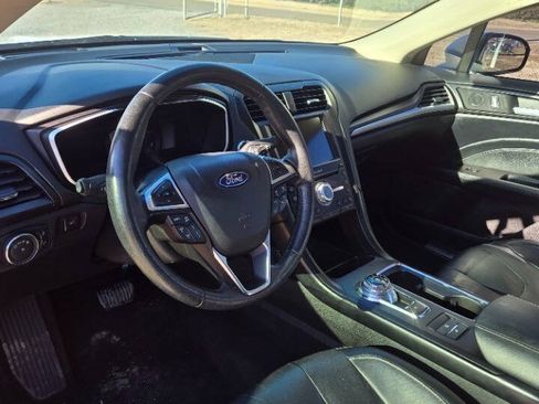 Used 2019 Ford Fusion Titanium FWD image 8