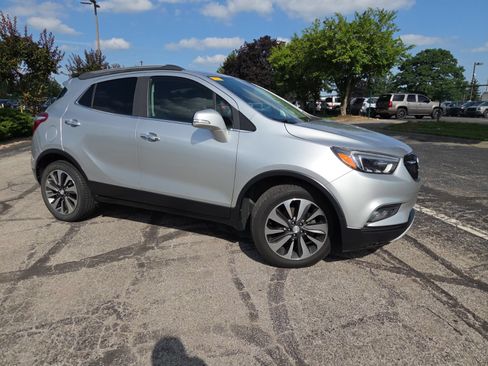 Used 2017 Buick Encore Essence FWD image 3
