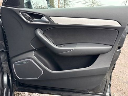 Used 2018 Audi Q3 2.0T Premium Plus w/ Premium Plus Package image 25