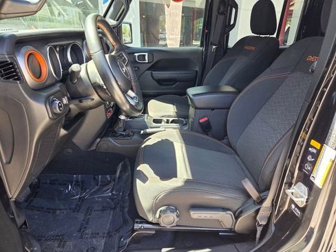 Certified 2023 Jeep Gladiator Mojave AWD/4WD image 5