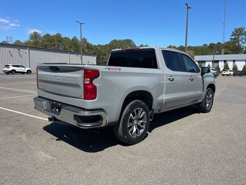 Used 2024 Chevrolet Silverado 1500 LT AWD/4WD image 5