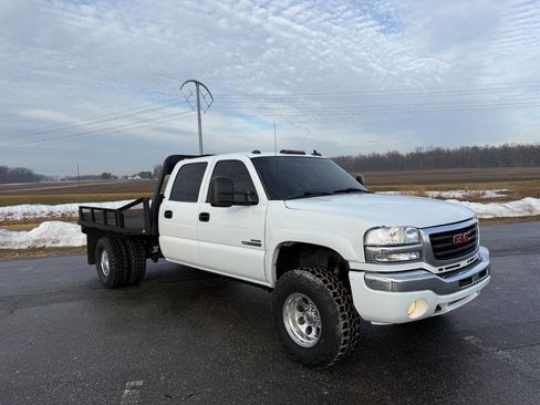 Used 2006 GMC Sierra 3500 SLE w/ Heavy-Duty Power Package image 4