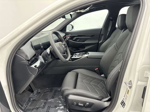 New 2026 BMW 530i xDrive w/ Convenience Package image 25