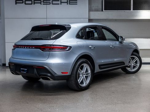 Used 2025 Porsche Macan AWD/4WD image 8