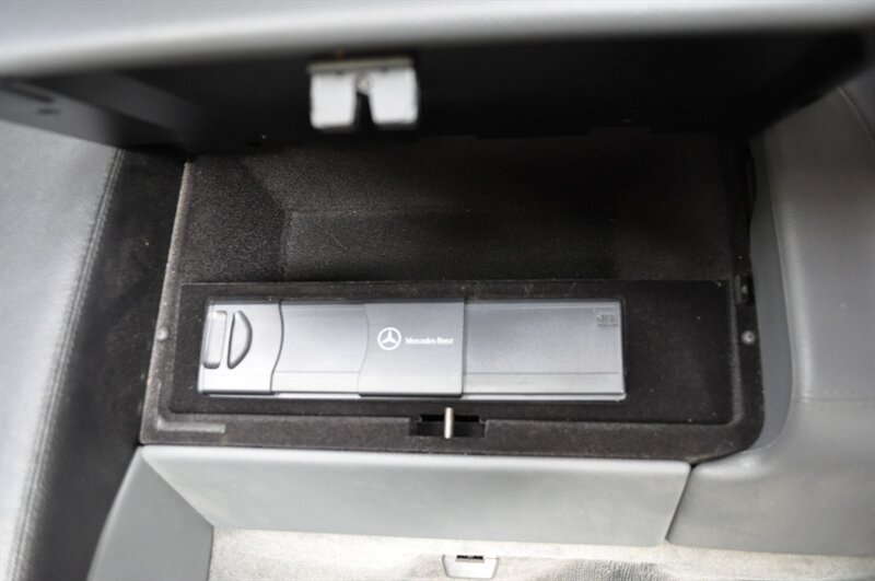 Used 2005 Mercedes-Benz SL 500 image 23