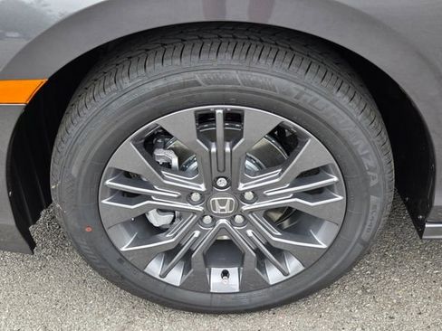 New 2026 Honda Odyssey Touring image 7