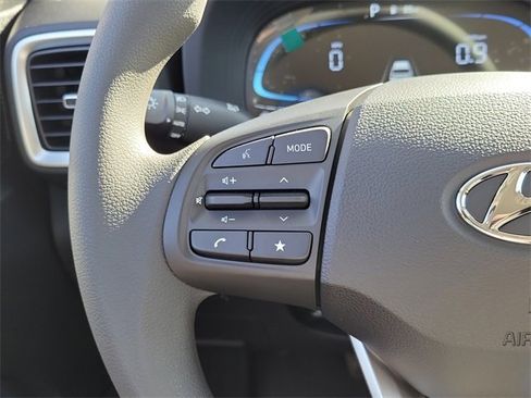 New 2026 Hyundai Venue SE image 5