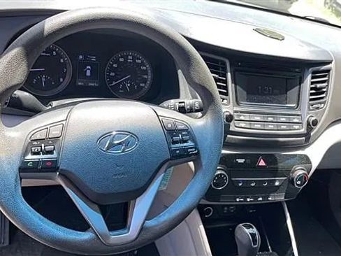 Used 2018 Hyundai Tucson SE FWD image 4