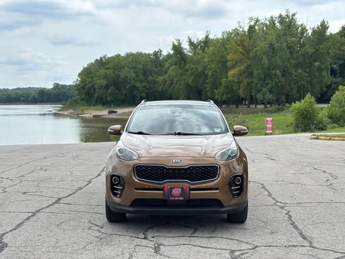 Used 2018 Kia Sportage EX w/ Option Group 040 FWD image 2
