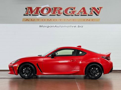 Used 2025 Toyota GR86 Premium w/ ALL Weather Mat Package (TMS) image 6