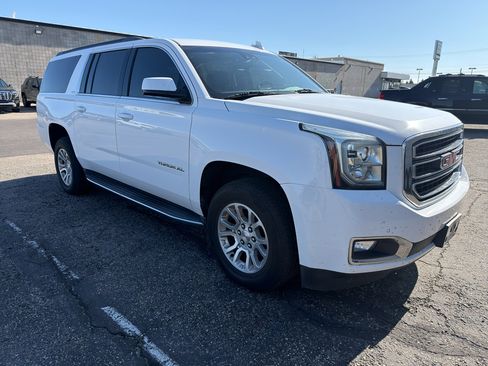 Certified 2019 GMC Yukon XL SLT AWD/4WD image 4