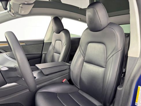 Used 2023 Tesla Model Y Long Range image 39