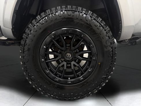 Used 2019 Toyota Tacoma TRD Sport w/ Technology Package AWD/4WD image 57