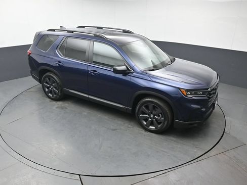Used 2025 Honda Pilot Sport image 43