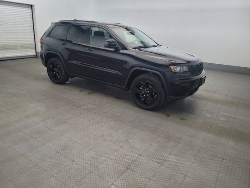 Used 2019 Jeep Grand Cherokee Laredo RWD image 11