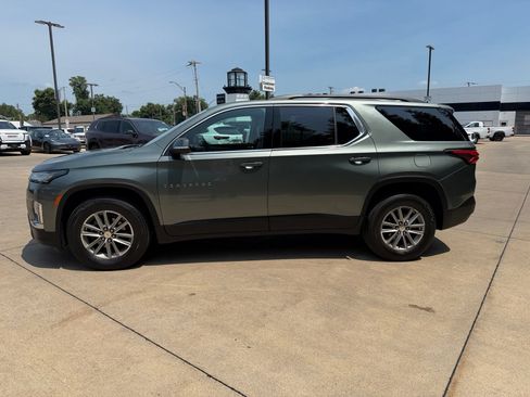 Used 2023 Chevrolet Traverse LT FWD image 8