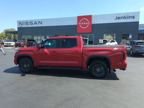 Used 2024 Toyota Tundra SR5 w/ SR5 Convenience Package AWD/4WD image 10
