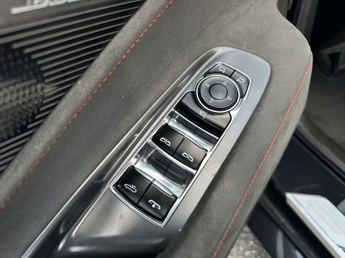 Used 2024 Chevrolet Corvette Stingray Premium Conv w/ Z51 Performance Package RWD image 12