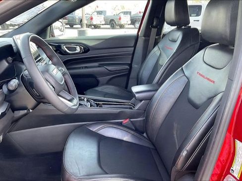Used 2025 Jeep Compass Trailhawk AWD/4WD image 27