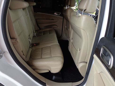 Used 2014 Jeep Grand Cherokee Limited AWD/4WD image 19