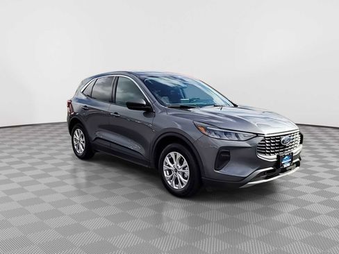Used 2024 Ford Escape Active image 2
